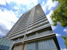 【兵庫県/神戸市東灘区住吉東町】住吉川リバーサイドフォーラムザ・レジデンス 外観：マンション北東側から撮影した外観写真