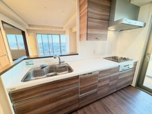 【兵庫県/神戸市東灘区住吉東町】住吉川リバーサイドフォーラムザ・レジデンス 対面型システムキッチン