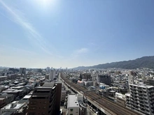 【兵庫県/神戸市灘区備後町】ウェルブ六甲道1番街 バルコニーから山が望めます