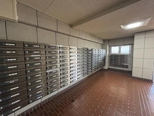【東京都/足立区神明】シャルム綾瀬 ロビーには集合ポストがあります