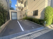 【東京都/江戸川区船堀】エクセレントシティ船堀 駐車場：敷地内は平置きの駐車場もございます。※空き状況は要確認