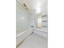 【東京都/江戸川区西葛西】バームハイツ西葛西 浴室暖房乾燥機付きの浴室で雨の日の洗濯も安心です。