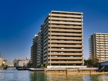 【東京都/江東区枝川】コスモ・ザ・キャナル東京イースト 外観：総戸数191戸の14階建リバーサイドマンション