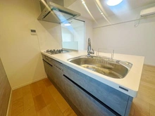 【神奈川県/川崎市川崎区下並木】ルミネ川崎下並木 ＜システムキッチン＞洗い物がラクになる食器洗い乾燥機付きシステムキッチン！オープンカウンターのため開放的です