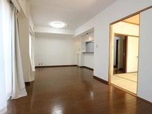 【神奈川県/横浜市鶴見区上末吉】朝日プラザ三ッ池公園 【LDK】