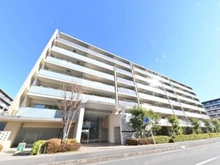 【神奈川県/横浜市鶴見区鶴見中央】オーベルグランディオ横浜鶴見ブリーズテラス 外観：総戸数180戸の大規模マンション