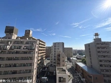 【神奈川県/横浜市鶴見区鶴見中央】ナイスアーバン鶴見中央2 【東側バルコニーからの眺望】朝から陽当たり良好です♪（2025年10月撮影）
