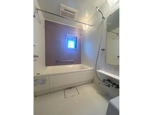 【神奈川県/川崎市川崎区伊勢町】ベルフール川崎大師 角部屋ならではの小窓があるユニットバスは広々１４１８タイプ！