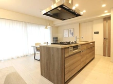 【神奈川県/横浜市鶴見区生麦】クリオ横濱生麦アーバンマークス お洒落な「アイランドキッチン」を採用しています♪