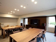 【神奈川県/横浜市鶴見区鶴見中央】ロイヤルタワー横濱鶴見 【コミュニティールーム】ご家族やお友達との映画鑑賞やパーティーなど、多目的にご利用いただけます。