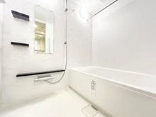 【神奈川県/横浜市鶴見区生麦】サンリヤン横浜鶴見ブランシエラ 【追い炊き機能付き】スイッチ一つでいつでも適温のお湯に。帰宅時間がバラバラなご家族でも、常に温・・・