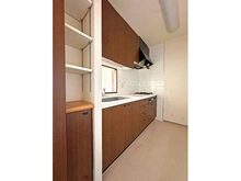 【神奈川県/川崎市幸区南幸町】ソオワ川崎ウエスト ＜キッチン＞キッチン横には便利な棚付き！