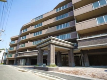 【神奈川県/横浜市鶴見区東寺尾】ナイスアーバンスクエア横濱東寺尾 外観：角住戸につき、開口部が多く通風良好！各居室収納有り♪