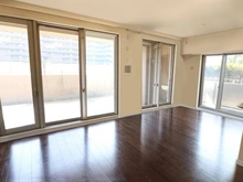 【神奈川県/横浜市鶴見区尻手】ヨコハマオールパークス　第四街区 ≪リビングダイニング≫画像は実際の写真に一部CG加工、修正したものです