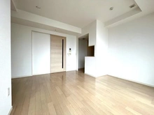 【神奈川県/横浜市鶴見区鶴見中央】ロイヤルタワー横濱鶴見 【リビングダイニング】空室につき即日ご見学いただけます。お気軽にお問い合わせください！