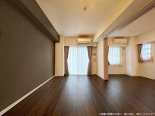 【神奈川県/川崎市川崎区浜町】リュエル川崎パラッツォ ＜リビングダイニング＞東・南角住戸につき、陽当たり良好！※画像は実際の写真に一部CG加工、修正し・・・