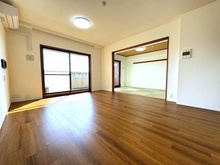 【神奈川県/横浜市鶴見区江ケ崎町】クレストフォルム鶴見グランステージ ＜リビングダイニング＞