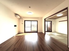 【神奈川県/横浜市鶴見区江ケ崎町】クレストフォルム鶴見グランステージ ＜リビングダイニング＞