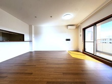 【神奈川県/横浜市鶴見区江ケ崎町】クレストフォルム鶴見グランステージ ＜リビングダイニング＞