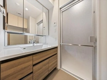 【東京都/荒川区東日暮里】アトラス日暮里マスターコート 3面鏡で収納も豊富