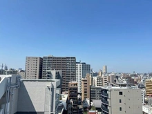 【東京都/台東区竜泉】日神パレステージ三ノ輪国際通り 外観：バルコニーからは開放感のある眺望が広がります。