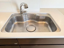 【埼玉県/上尾市緑丘】レディア北上尾プレシャスマ－クス 浄水器一体型水栓となっています。