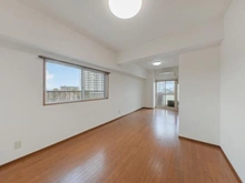 【東京都/荒川区東尾久】町屋ビューハイツ 角部屋ならではの2面採光で、明るく開放感あふれるリビング