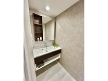 【大阪府/大阪市大正区南恩加島】ディオ・フェルティ大正 鏡裏にもコンセント・収納がございます。