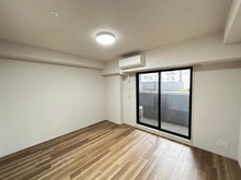 【愛知県/名古屋市西区牛島町】オープンレジデンシア名古屋FRONT 南向きのゆったりとしたリビングスペース