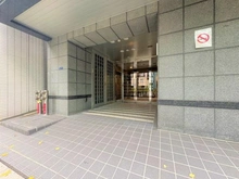 【東京都/港区芝大門】アイムズ芝大門 ライトグレーを基調としたスタイリッシュな外観です。