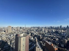 【東京都/新宿区富久町】富久クロス　コンフォートタワー 皇居方面を望む開放的な眺望（※天候による）