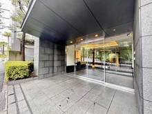 【東京都/新宿区市谷本村町】アトラス四谷レジデンス マンションの顔、エントランス