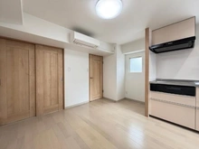 【東京都/新宿区市谷柳町】グリーンパーク市ヶ谷柳町 居室・リビング