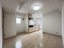 【東京都/新宿区市谷柳町】グリーンパーク市ヶ谷柳町 居室・リビング