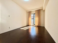 【京都府/京都市左京区吉田河原町】エル・パークスクエア京都鴨川 洗面所からの移動もラクラクな約7帖洋室