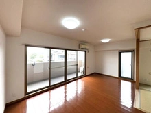 【京都府/向日市向日町】グローバル向日町 リビング