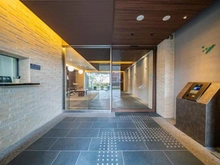 【京都府/京都市山科区椥辻西浦町】プレミスト山科椥辻ザ・テラス エントランス