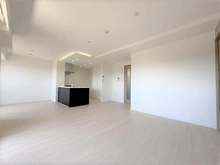 【京都府/京都市右京区西京極佃田町】エスリード西京極 外観：約18.3帖のLDKです！