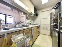 【京都府/京都市山科区竹鼻立原町】藤和ライブタウン山科 3口ガスコンロのキッチン