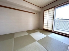 【兵庫県/尼崎市神田北通】ベレッツァ尼崎 各部屋に収納があり大変便利です！