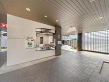 【兵庫県/伊丹市藤ノ木】レスタージュ伊丹 ◇ロビー◇　フロント受付です♪