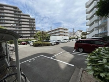【兵庫県/尼崎市杭瀬南新町】サングレールクインセス 敷地内駐車場は平面です！