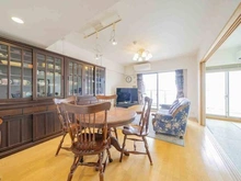 【千葉県/千葉市美浜区浜田】コロンブスシティ 約13帖のリビングです