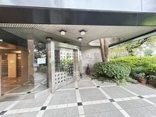 【千葉県/習志野市津田沼】グランドメゾン津田沼 管理体制良好な格調高いエントランス