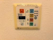 【千葉県/習志野市東習志野】ユトリシア弐番街 浴室乾燥機のスイッチになります。