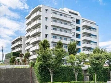 【千葉県/柏市松ケ崎】北柏パークハウス 外観:千代田・常磐緩行線「北柏」駅へ徒歩12分。1997年7月築、地上10階建のRC造マンションです。