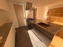 【東京都/豊島区東池袋】ライオンズタワー池袋 上部に吊戸棚がなく開放的なキッチンスペース。調理中もご家族やゲストとの会話を楽しめる対面式です。