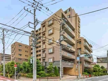 【東京都/板橋区小茂根】藤和シティホームズ小竹向原 外観：3路線が乗り入れる「小竹向原」駅まで徒歩13分の立地です。ペットの飼育が可能(飼育細則有り)。