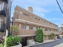 【東京都/港区六本木】パークホームズ六本木乃木坂アーバンレジデンス 外観：東京メトロ千代田線「乃木坂」駅徒歩3分のマンション。総戸数51戸、5階建1階部分の南東角住戸です。