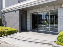 【神奈川県/横浜市神奈川区栗田谷】パークハウス三ツ沢ヒルトップテラス 横浜市ブルーライン「三ツ沢下町」駅徒歩9分。最寄りのバス停より、JR「横浜」駅へバスアクセスも可能。